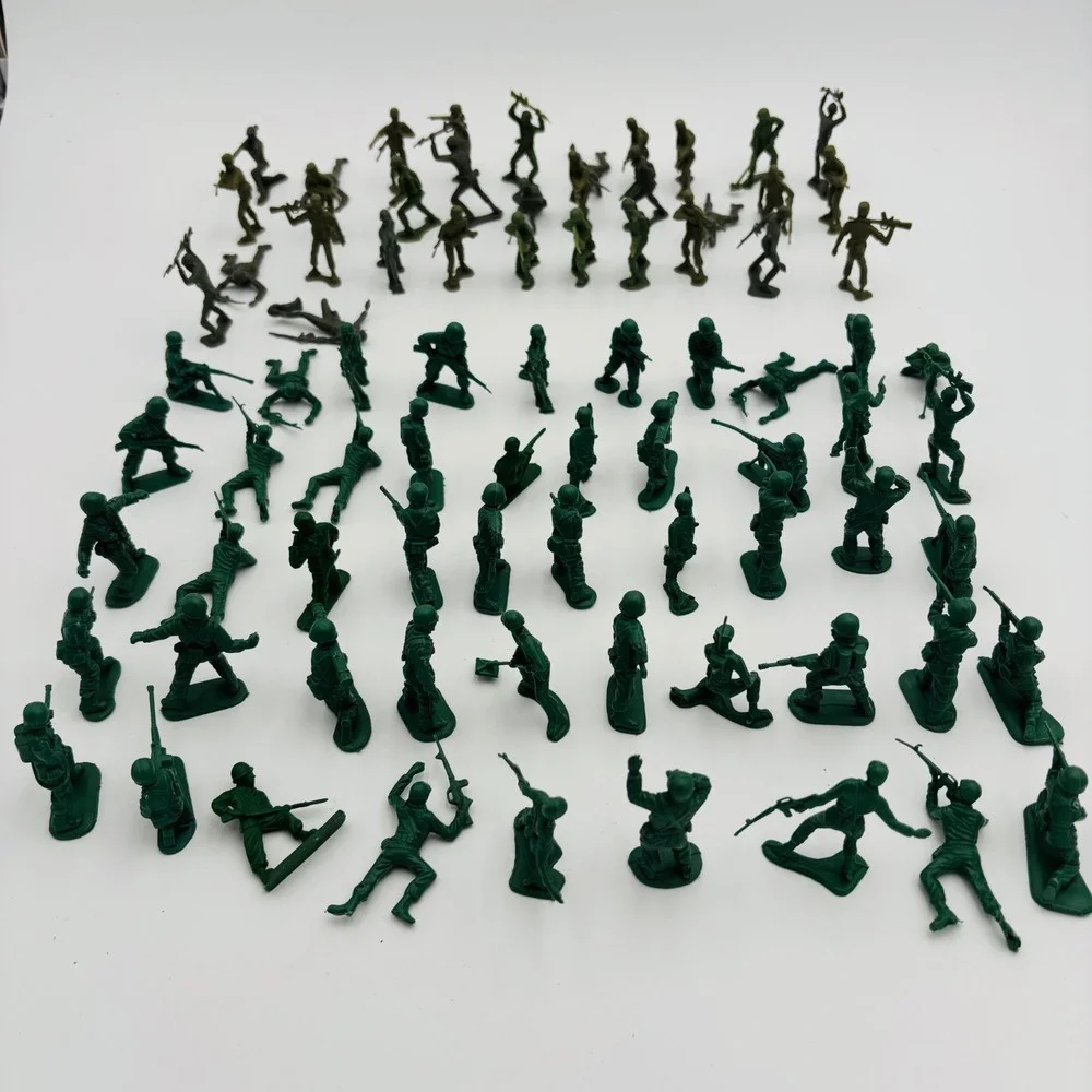 Unbranded Plastic Toy Soldiers Kids OS Green Tan Excellent Military Army Men Lot